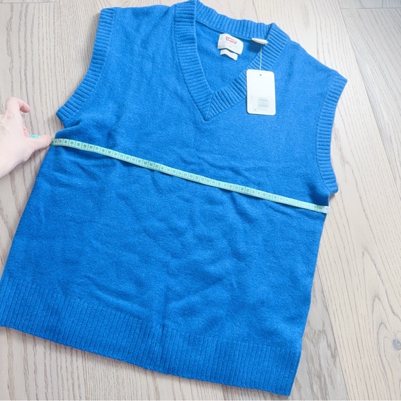 Levi's® Premium
LOOSE SWEATER VEST
XS men - Picture 8 of 12
